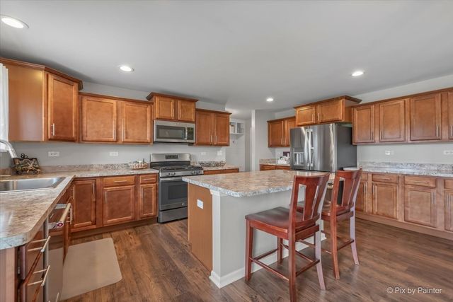 852 Wildwood Drive, Pingree Grove, IL 60140