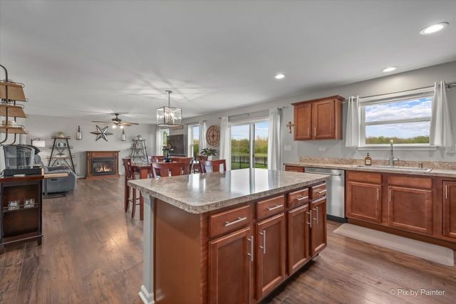 852 Wildwood Drive, Pingree Grove, IL 60140
