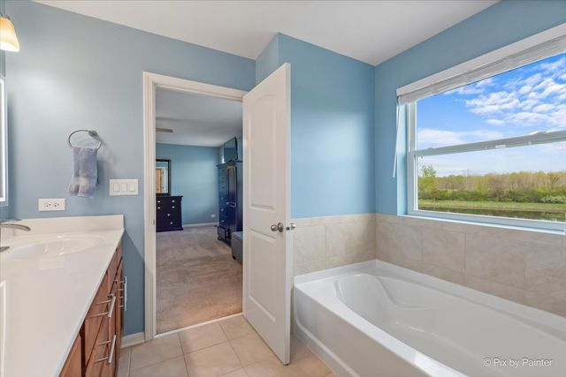 852 Wildwood Drive, Pingree Grove, IL 60140