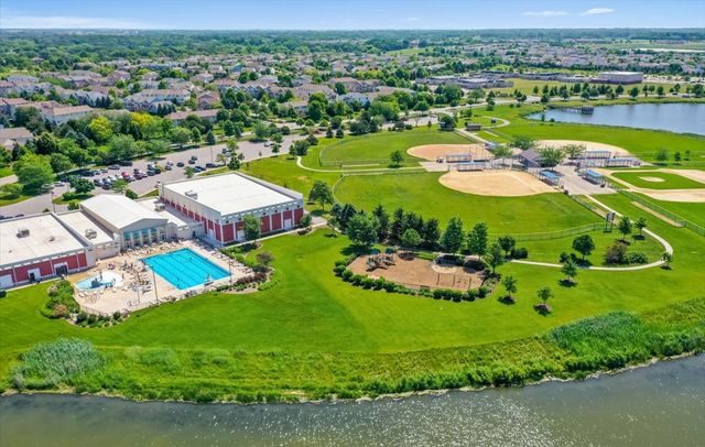852 Wildwood Drive, Pingree Grove, IL 60140