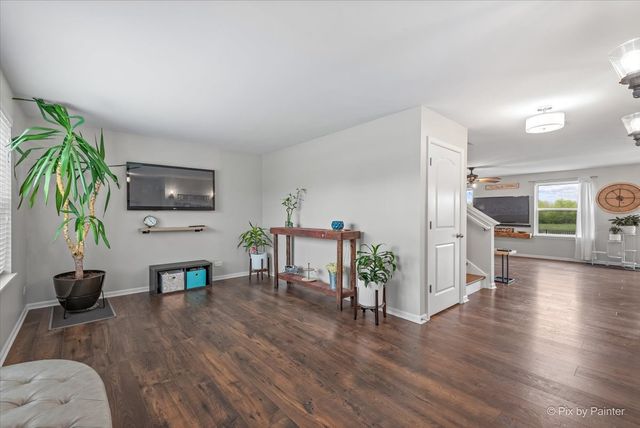 852 Wildwood Drive, Pingree Grove, IL 60140