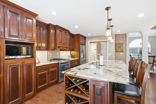 2700 CHAMBRAY RD, Columbia, MO 65203
