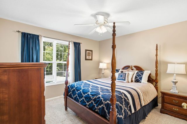 2700 CHAMBRAY RD, Columbia, MO 65203