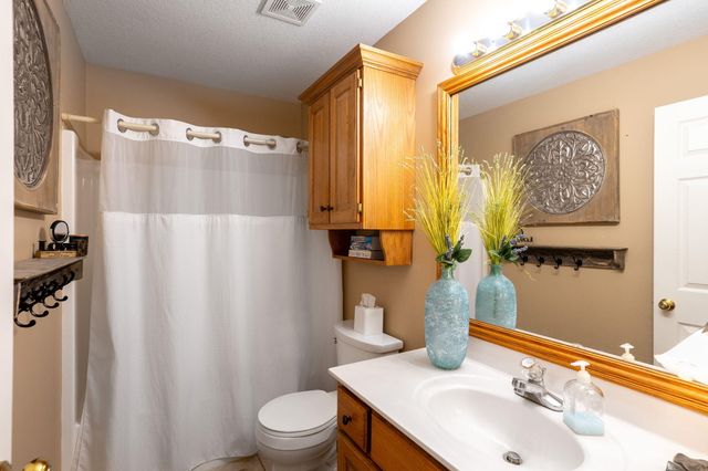 2700 CHAMBRAY RD, Columbia, MO 65203