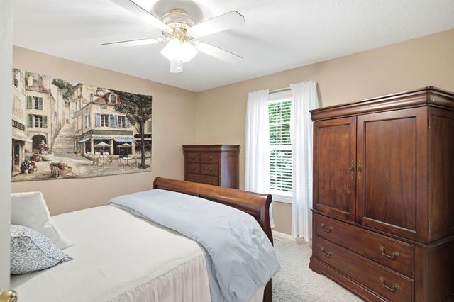 2700 CHAMBRAY RD, Columbia, MO 65203