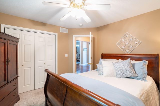 2700 CHAMBRAY RD, Columbia, MO 65203
