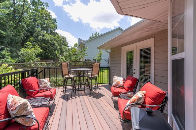 2700 CHAMBRAY RD, Columbia, MO 65203