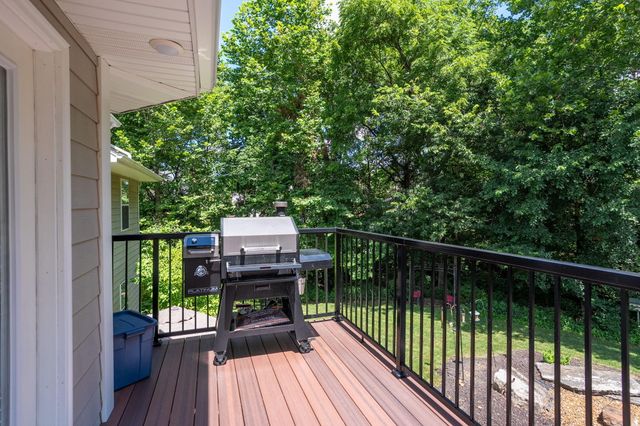 2700 CHAMBRAY RD, Columbia, MO 65203