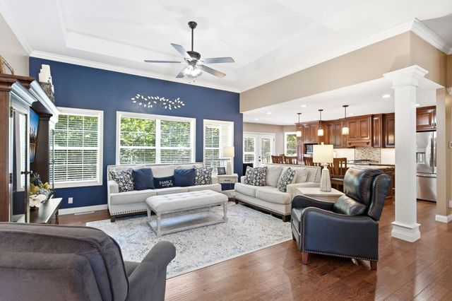 2700 CHAMBRAY RD, Columbia, MO 65203