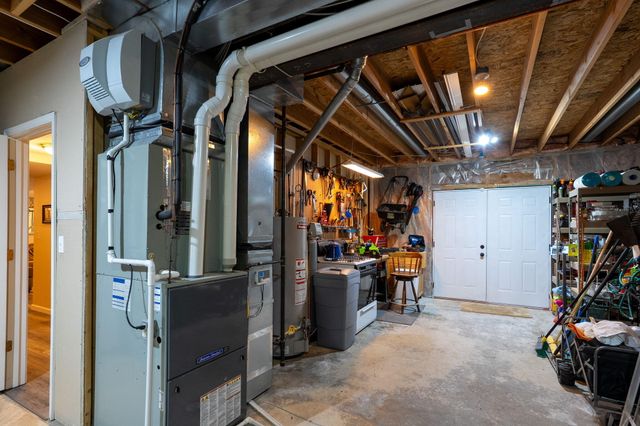 2700 CHAMBRAY RD, Columbia, MO 65203