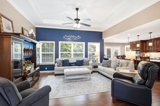 2700 CHAMBRAY RD, Columbia, MO 65203