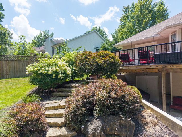 2700 CHAMBRAY RD, Columbia, MO 65203