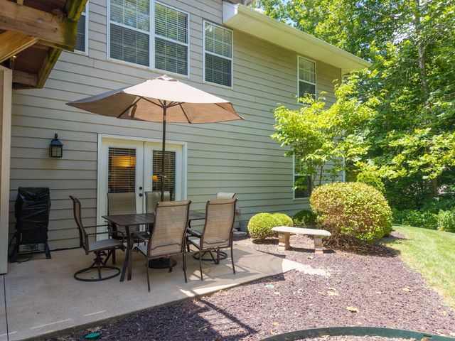 2700 CHAMBRAY RD, Columbia, MO 65203