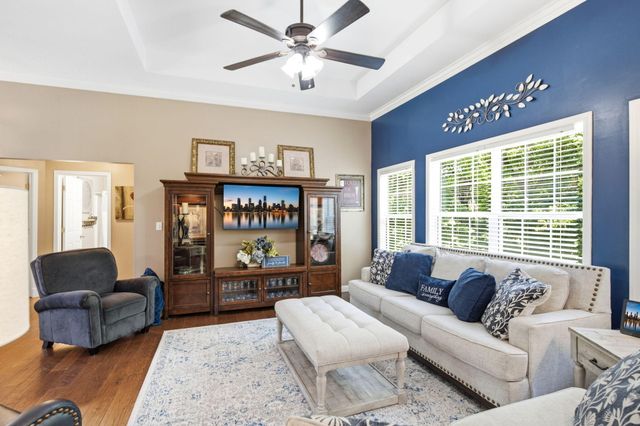 2700 CHAMBRAY RD, Columbia, MO 65203