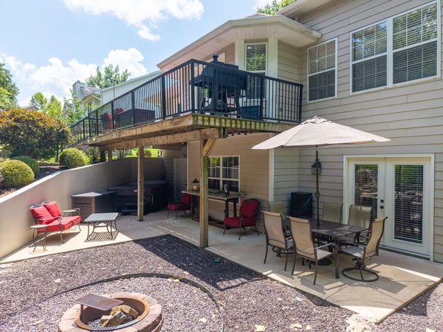 2700 CHAMBRAY RD, Columbia, MO 65203