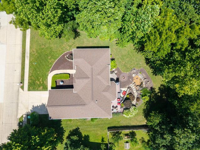 2700 CHAMBRAY RD, Columbia, MO 65203