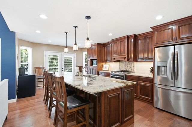 2700 CHAMBRAY RD, Columbia, MO 65203