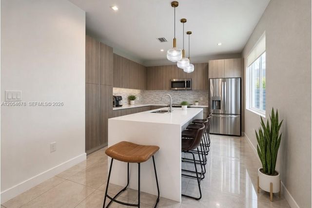 10384 NW 67th Terrace, Doral, FL 33178
