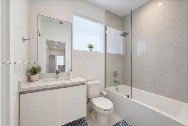 10384 NW 67th Terrace, Doral, FL 33178