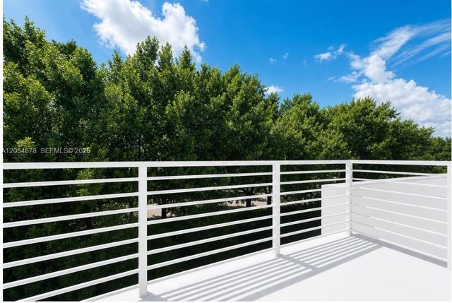 10384 NW 67th Terrace, Doral, FL 33178