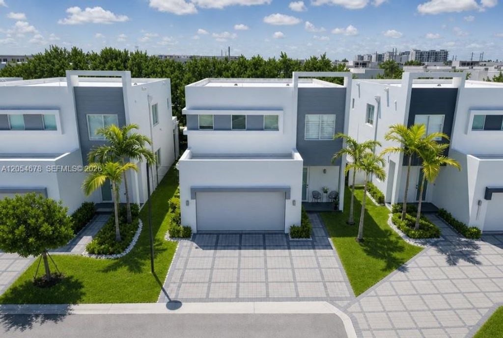 10384 NW 67th Terrace, Doral, FL 33178