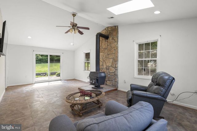 5523 HALWIS ST, Alexandria, VA 22303