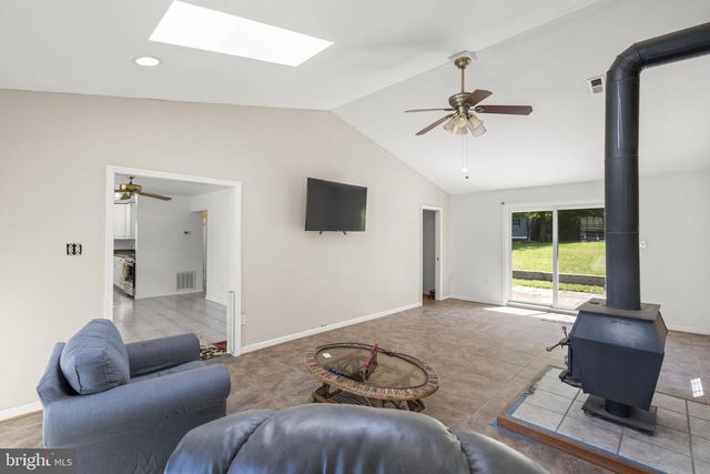 5523 HALWIS ST, Alexandria, VA 22303