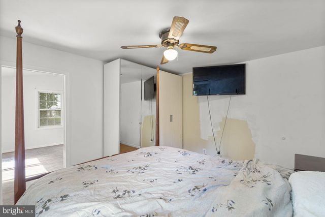 5523 HALWIS ST, Alexandria, VA 22303