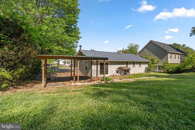 5523 HALWIS ST, Alexandria, VA 22303
