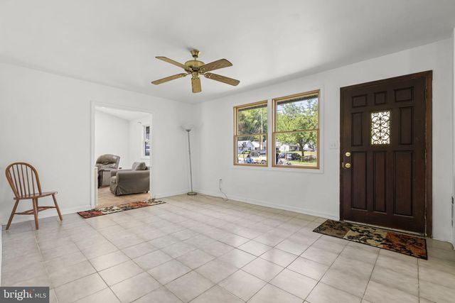 5523 HALWIS ST, Alexandria, VA 22303