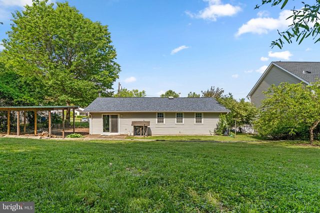 5523 HALWIS ST, Alexandria, VA 22303