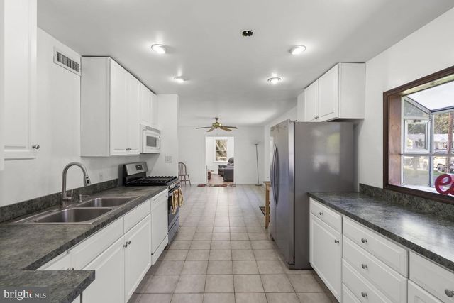 5523 HALWIS ST, Alexandria, VA 22303