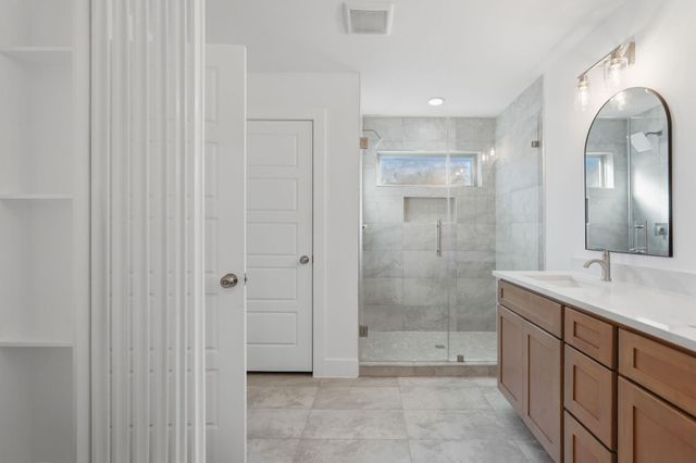 13134 Lake Conroe Bay Road, Willis, TX 77318