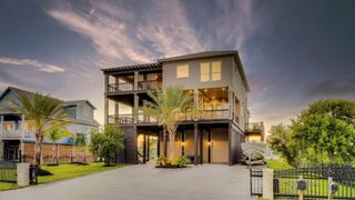1015 Todville Road, Seabrook, TX 77586