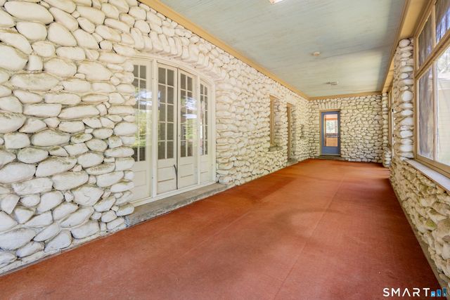 95 Beecher Road, Woodbridge, CT 06525