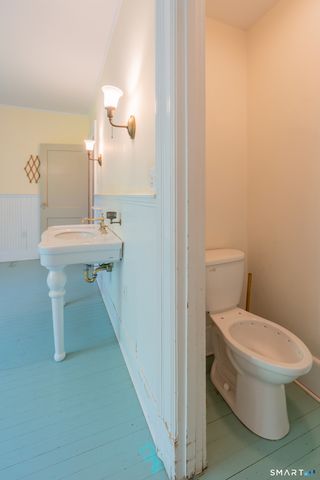 95 Beecher Road, Woodbridge, CT 06525