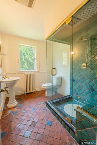 95 Beecher Road, Woodbridge, CT 06525