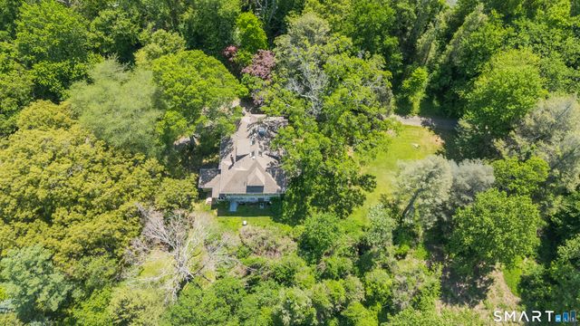 95 Beecher Road, Woodbridge, CT 06525