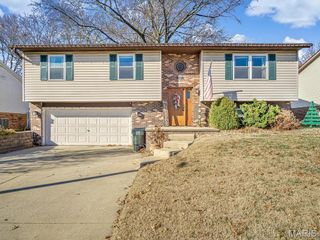 1029 Nevada Drive, Columbia, IL 62236