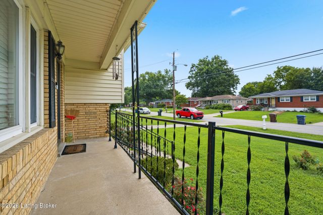 3511 Pineland Dr, Louisville, KY 40219