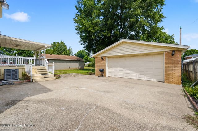3511 Pineland Dr, Louisville, KY 40219