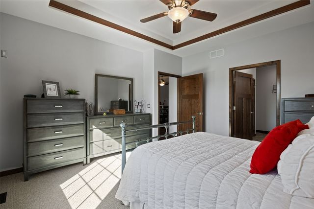 1659 Clifford Ln, Iowa City, IA 52240