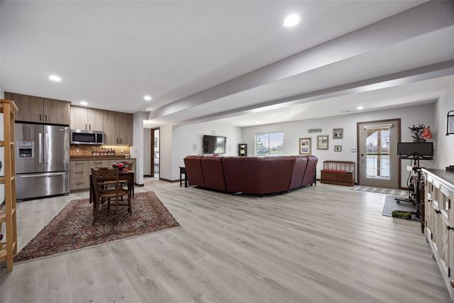 1659 Clifford Ln, Iowa City, IA 52240