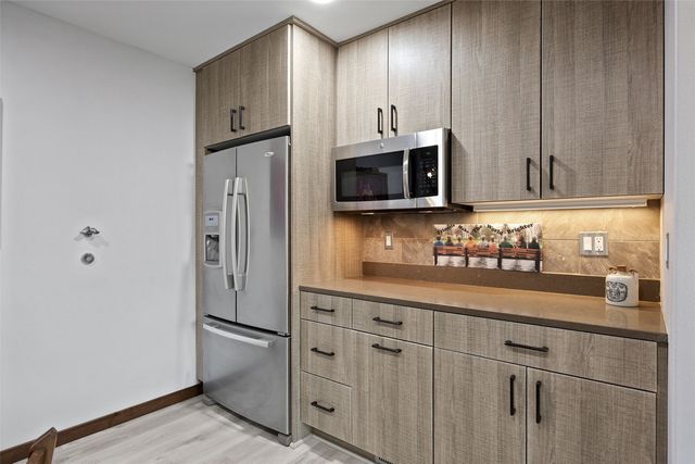 1659 Clifford Ln, Iowa City, IA 52240