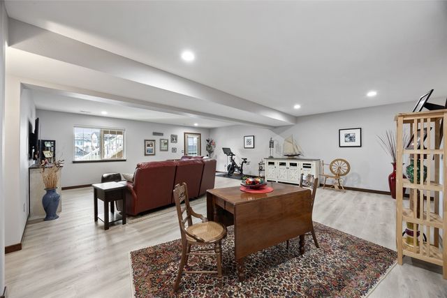 1659 Clifford Ln, Iowa City, IA 52240