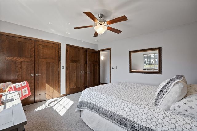 1659 Clifford Ln, Iowa City, IA 52240