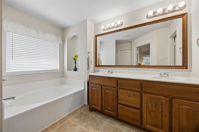 1408 Lauren Lane, Granbury, TX 76048