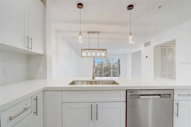 13941 FAIRWAY ISLAND DRIVE 723, Orlando, FL 32837