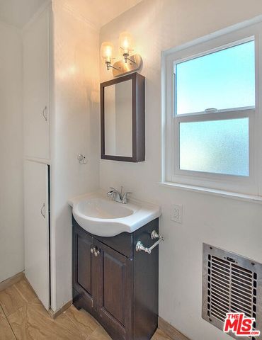 7013 Ramsgate Place, Los Angeles, CA 90045