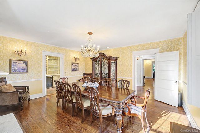 23 Townsend Road, Glen Cove, NY 11542